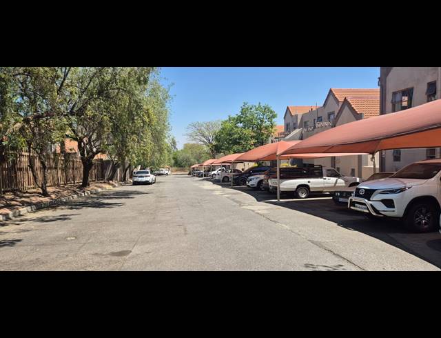2 BEDROOM APARTMENT FOR SALE IN HALFWAY GARDENS
